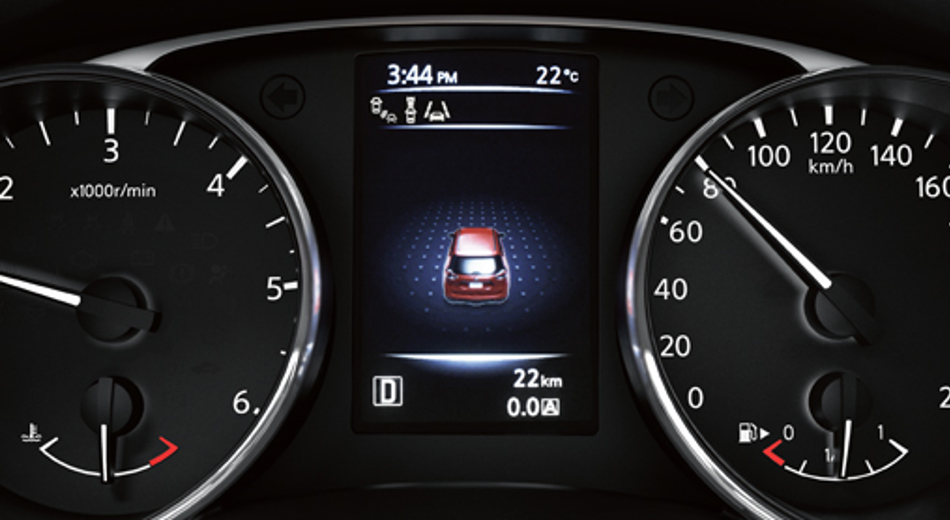 X-Trail 5” colour Advanced Drive-Assist Display