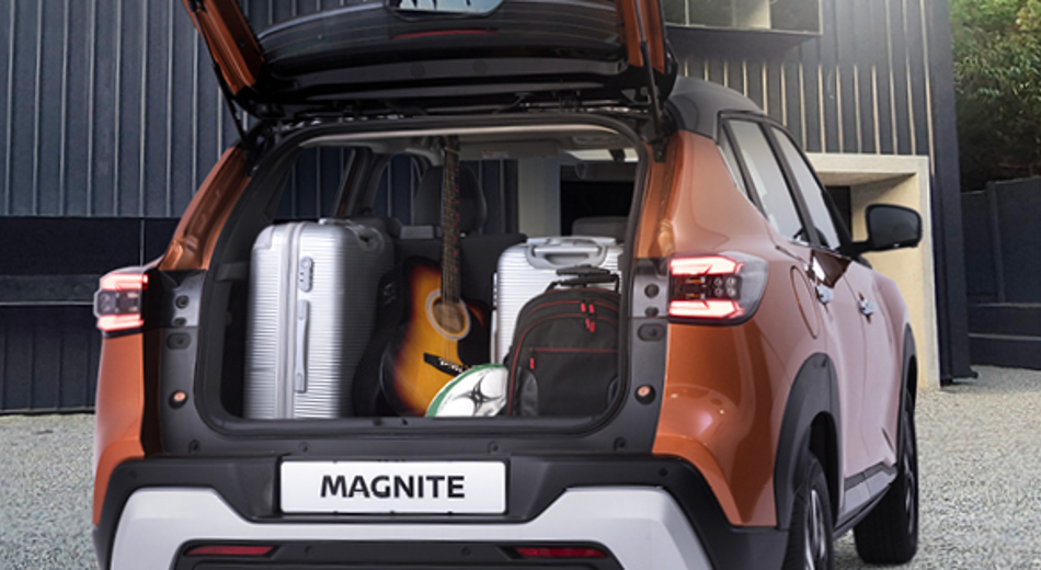 WIDE OPENING TAILGATE FOR EASY CARGO LOADING-Vehicle Feature Image